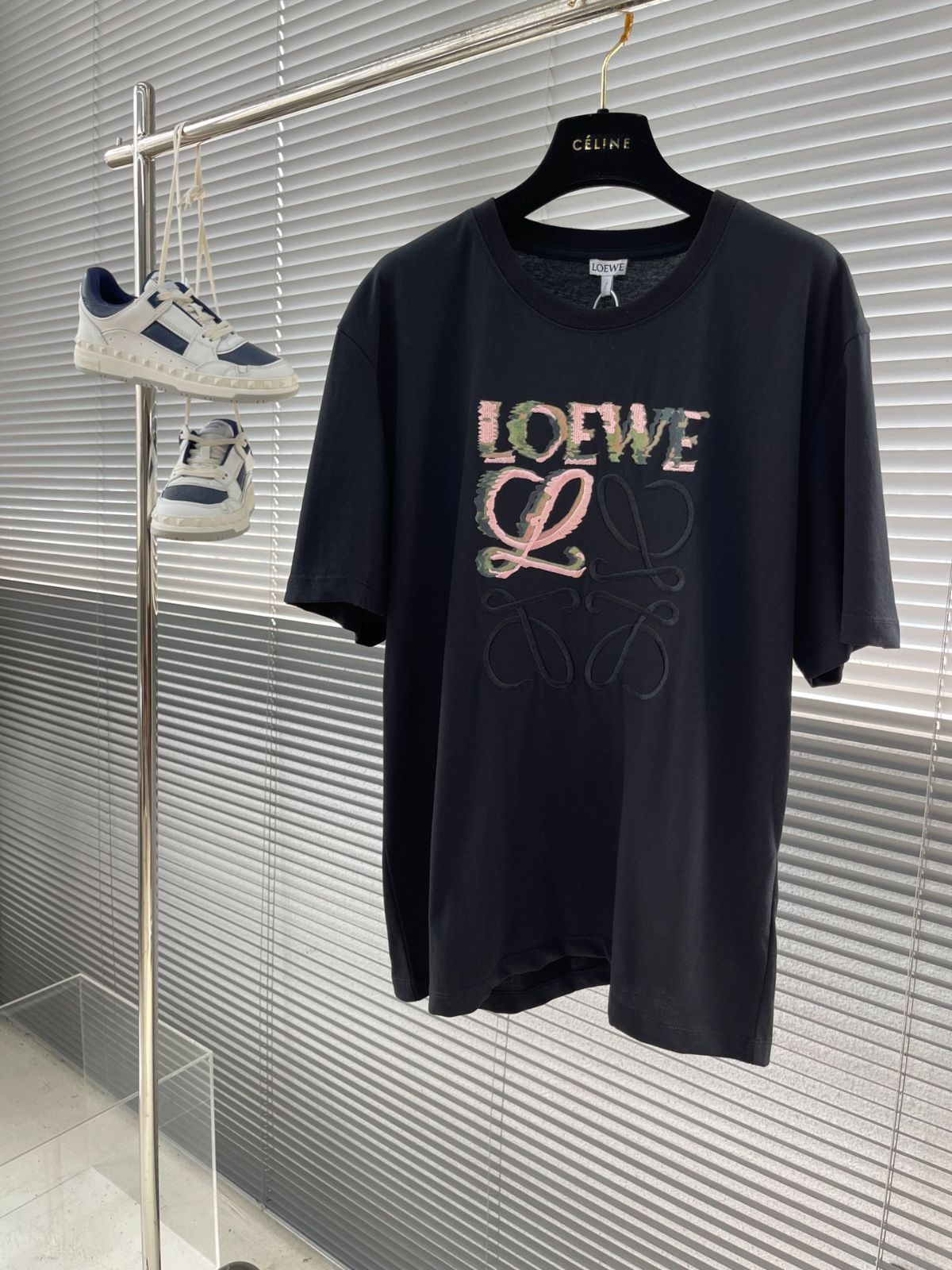 LOEWEロエベ男女同型刺繍Tシャツ - メルカリ