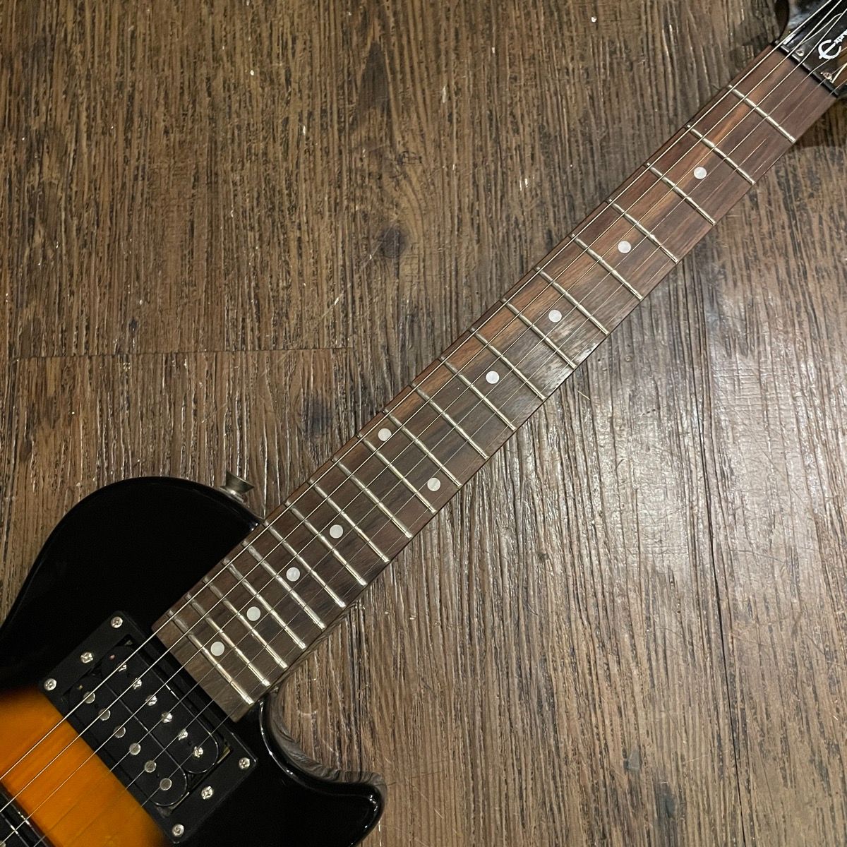 Epiphone Les Paul Express ミニエレキギター Epiphone Les Paul Express Review Cheap Chinese Travel Mini