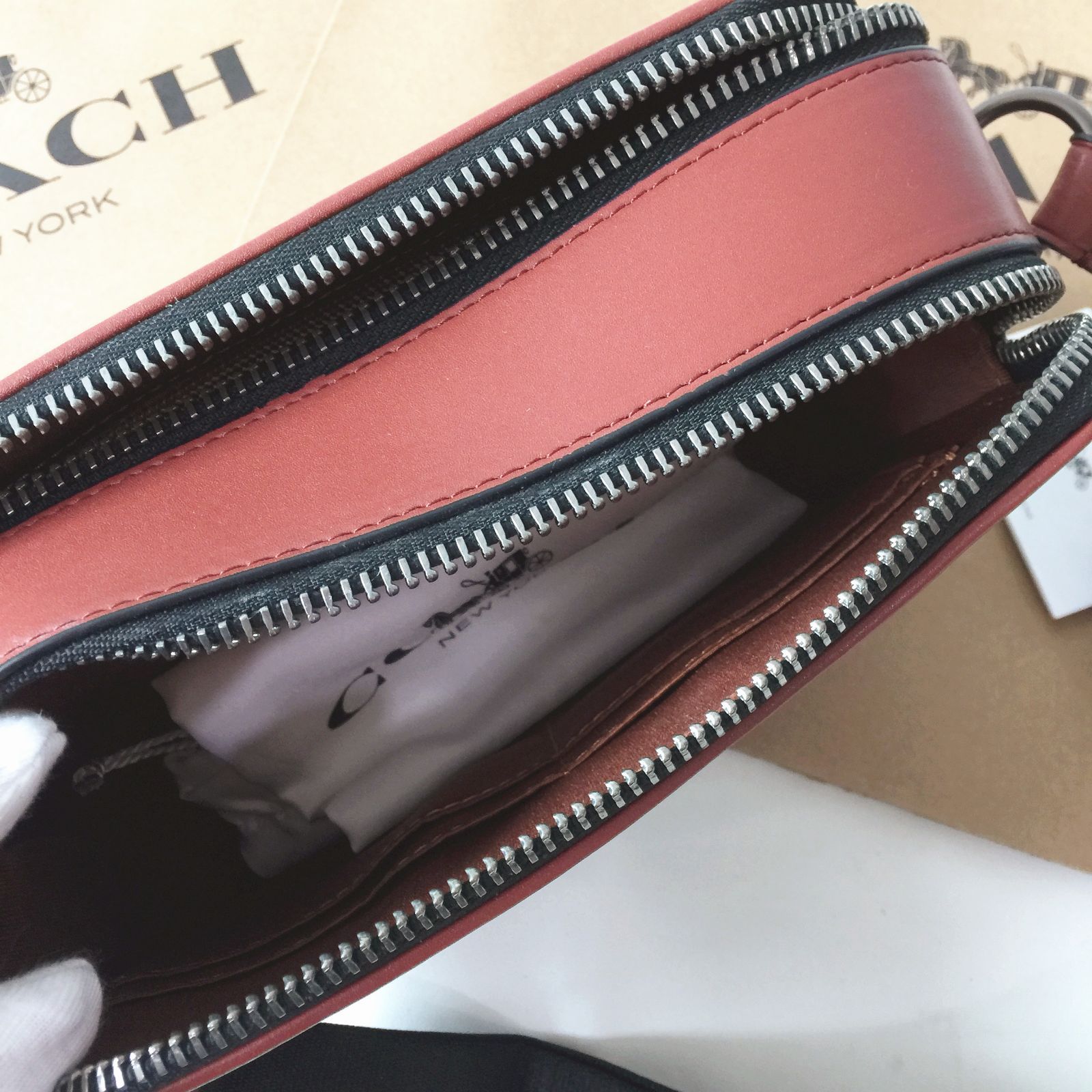 ＜コーチバッグ＞COACH/コーチバッグ ショルダーバッグ CF076 ブラウン レキシー クロスボディー ショルダーバッグ 斜めがけバッグ アウトレット品 紙袋付属　新品未使用