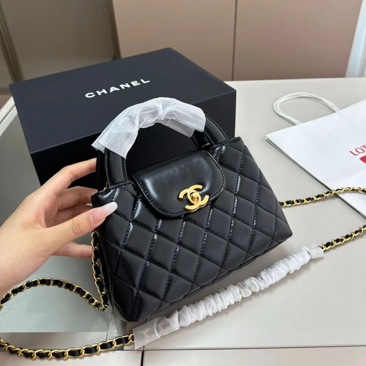 可愛い CHANEL  ハンドバッグ  チェーンバッグ  バッグを斜めにします