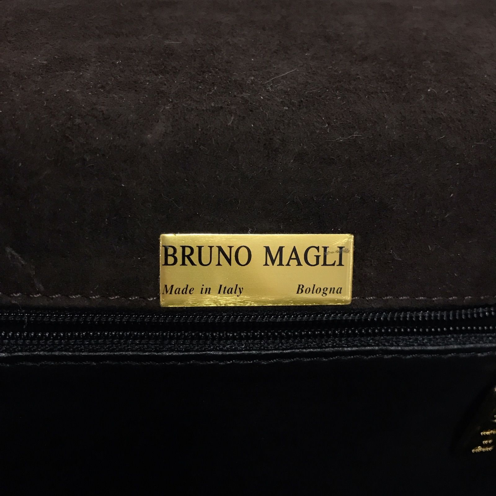 美品】 BRUNO MAGLI ブルーノマリ スウェード スクエア チェーン