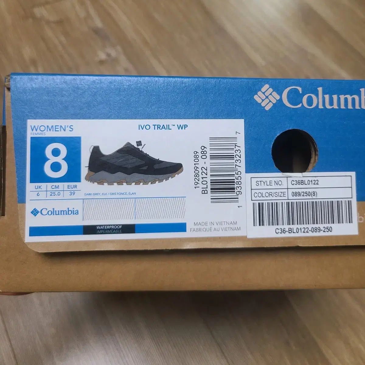 Columbia コロンビア 登山靴 トレッキングシューズ ダーク グレー