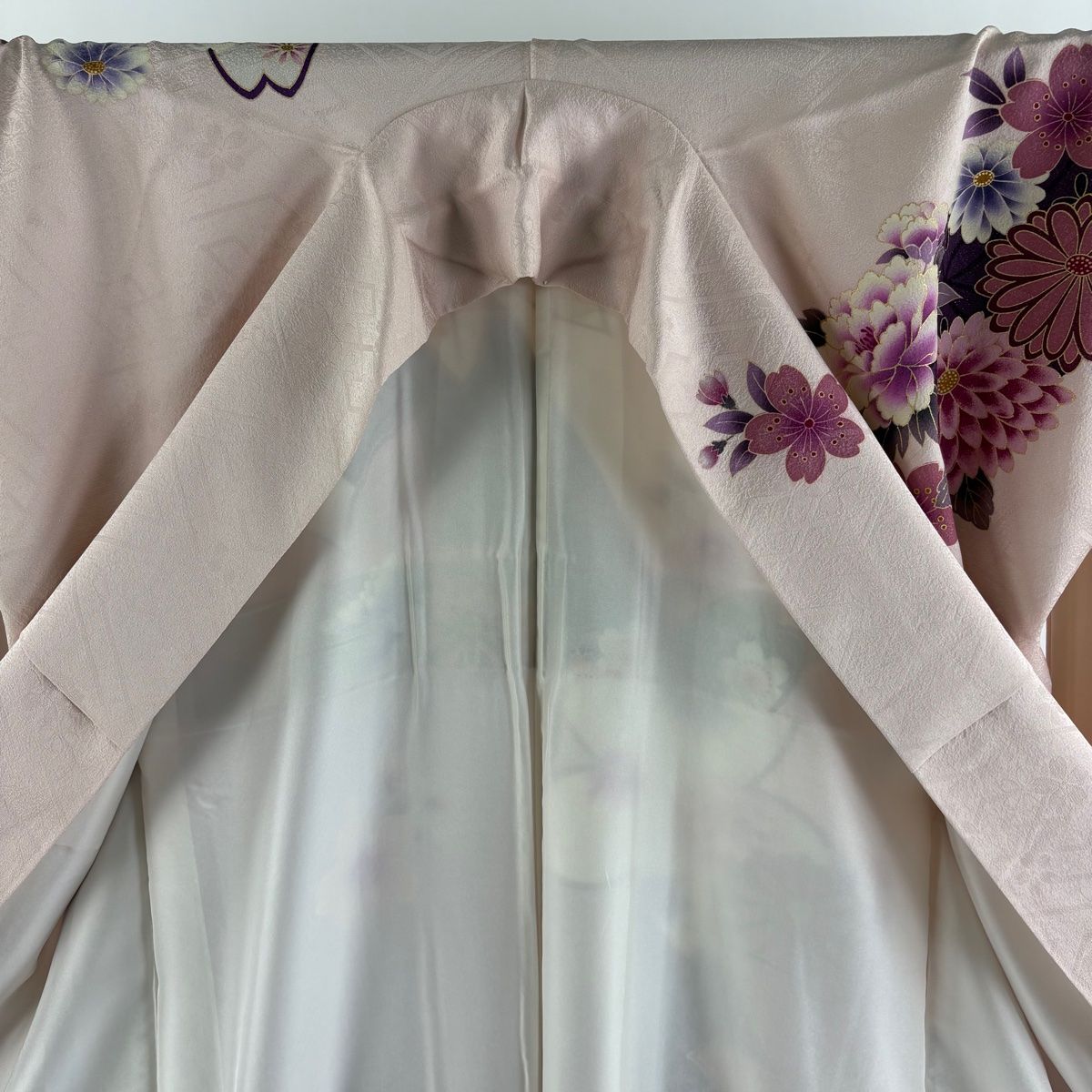 振袖 身丈168cm 裄丈70cm L 袷 牡丹 桜 刺繍 銀通し 薄ピンク