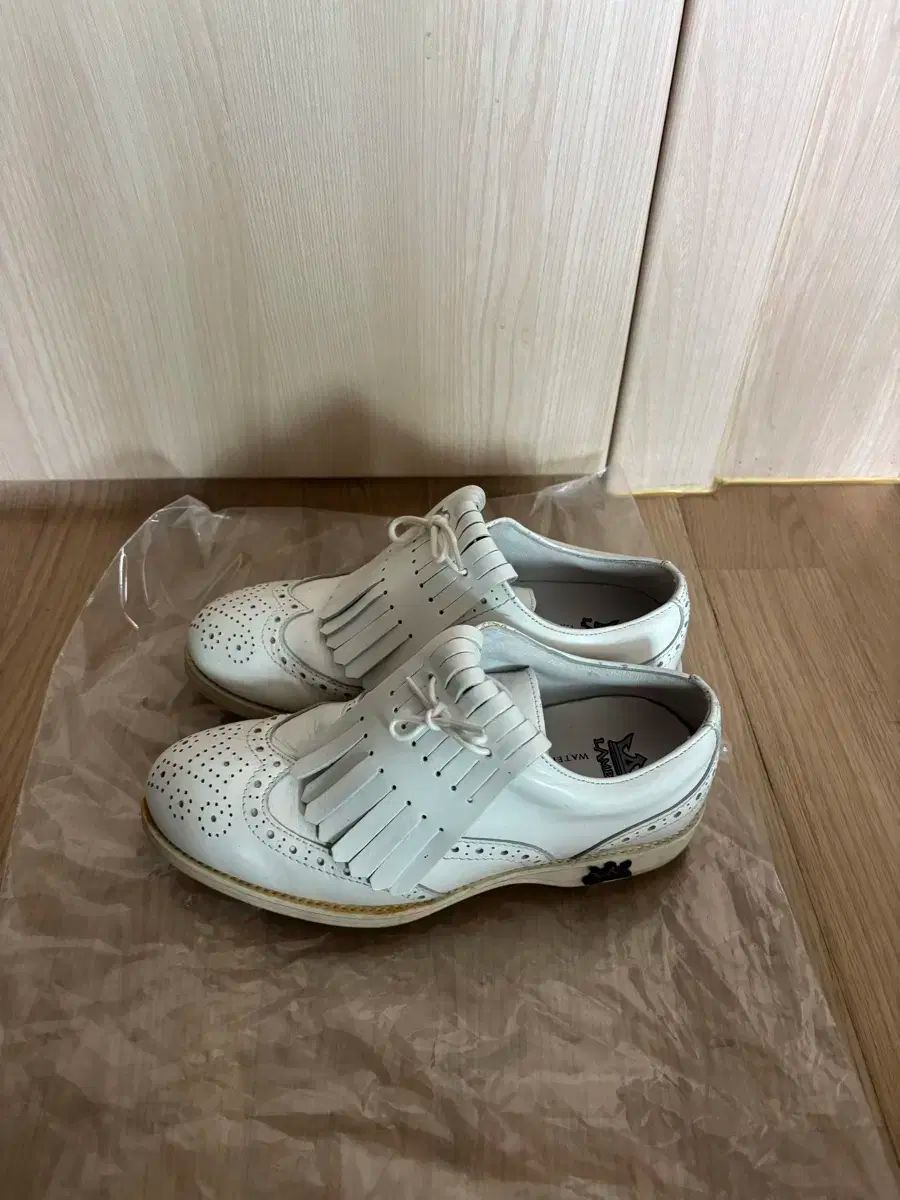 ラムダ 女性用タッセルゴルフシューズ