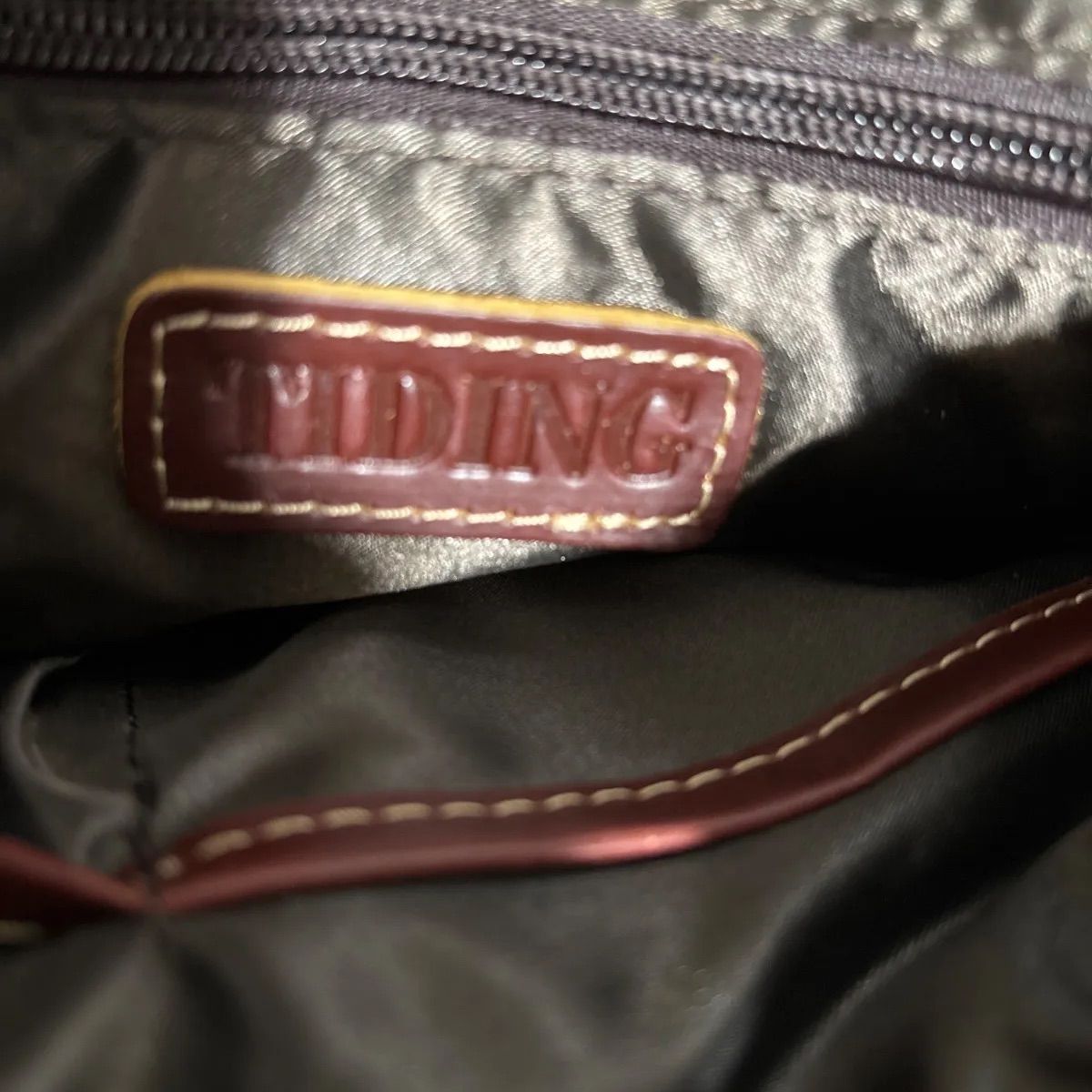 メッセンジャーバッグ