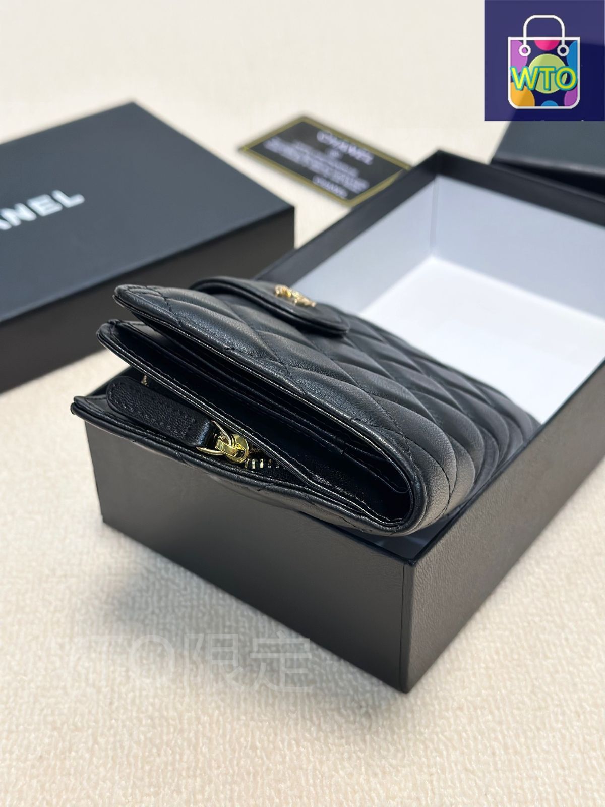 CHANEL シャネル　ベルト　クロコ型押し　ゴールド金具　ブラック　レザー CHANEL (シャネル) タンレザー ロゴエンボス マキシフラップ