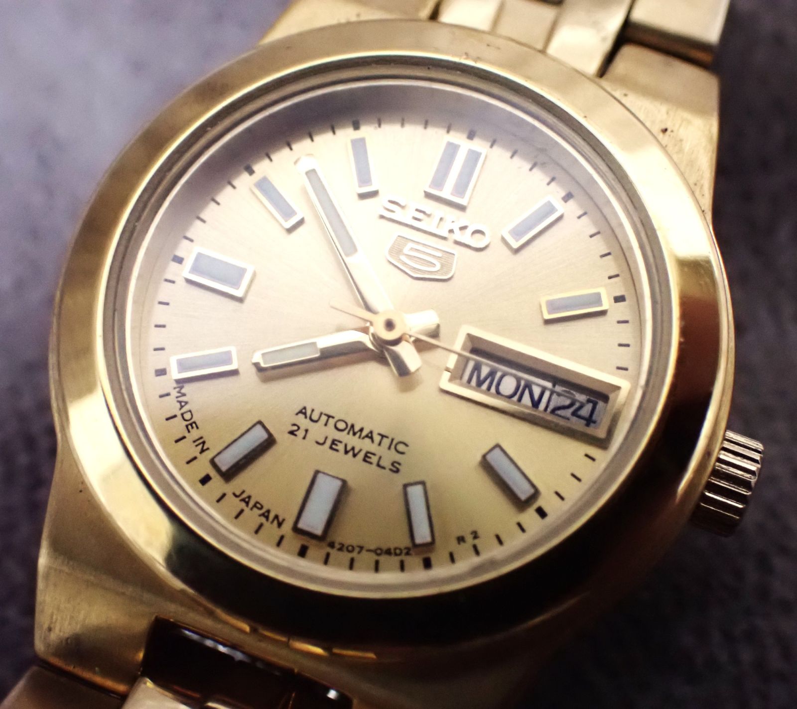 SEIKO 5 セイコーファイブ 稼働中 時計 手巻き式 ゴールドカラー レディース 腕時計