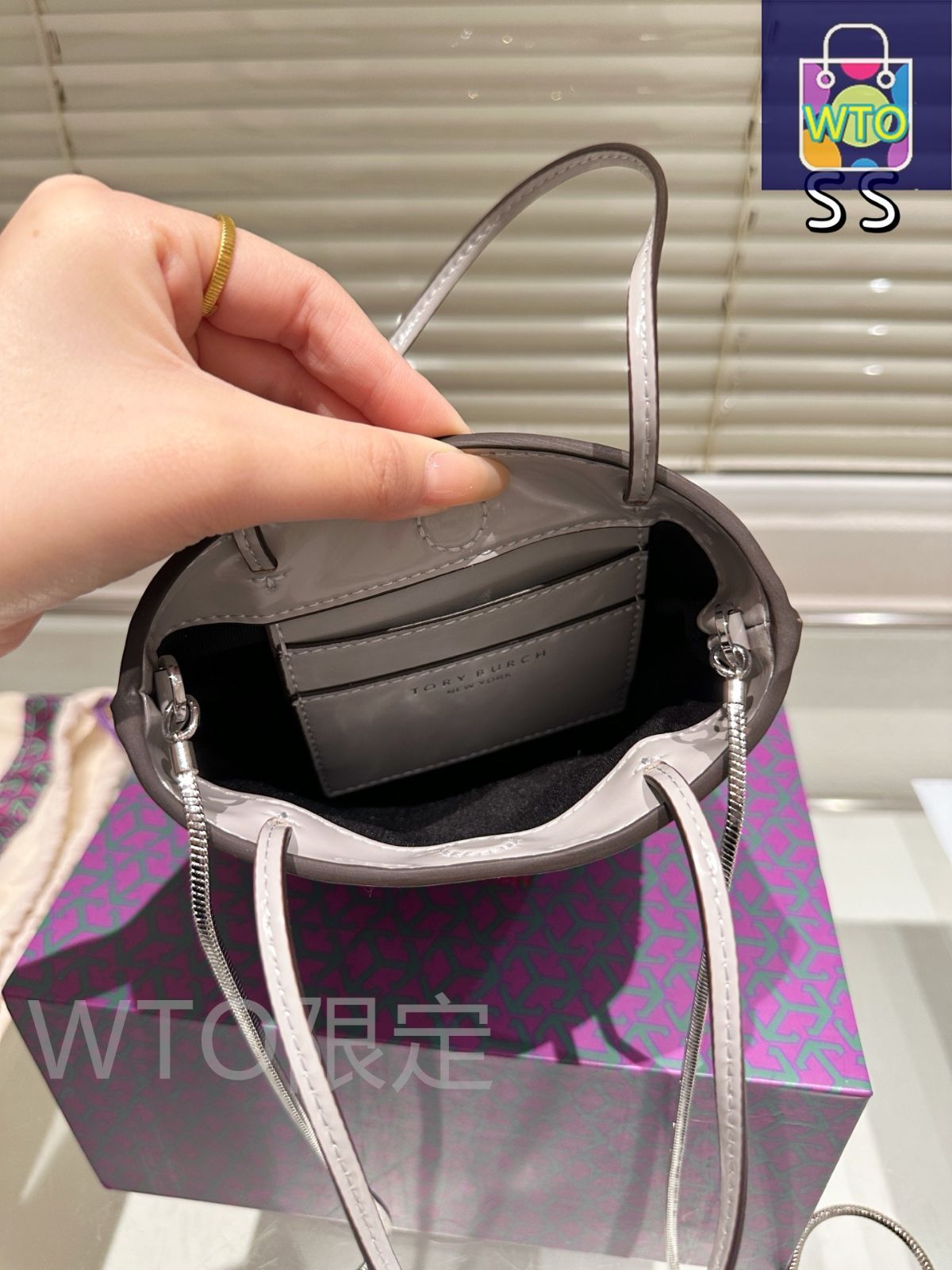 今日 Tory Burch TB Rhinestone Tote Bag - トーリーバーチ TB ラインストーン トートバッグ DECORATOM_COM_BR