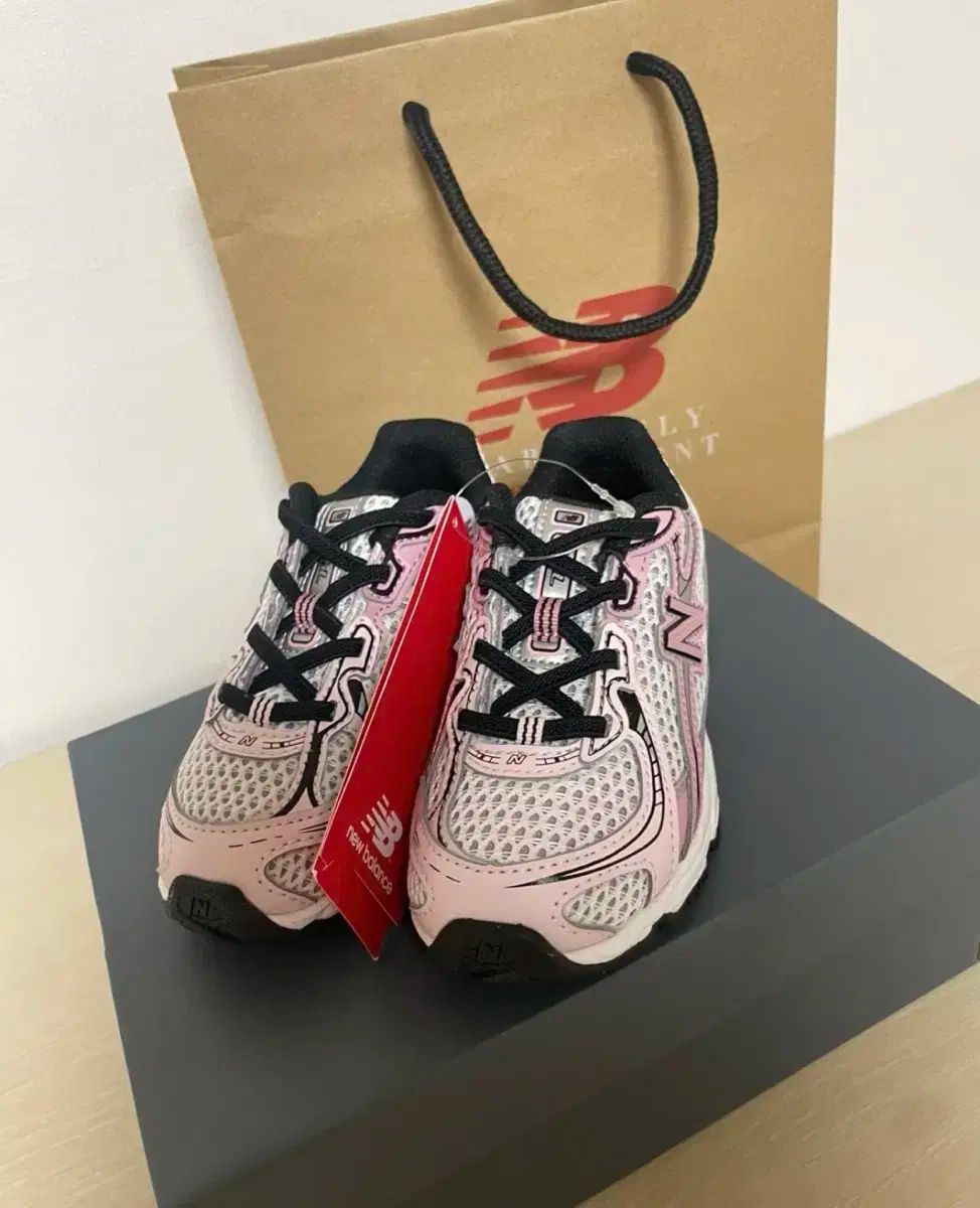 new balance kids ニューバランスキッズ スニーカー IZ740DK 150