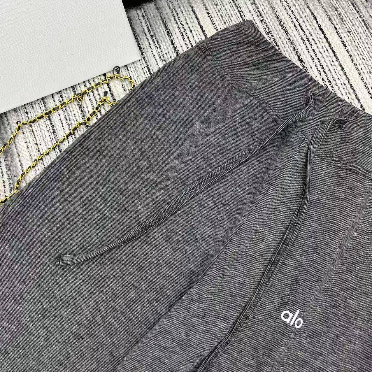 Alo Yoga スウェットパンツ ワイドパンツ 新品未使用 - メルカリ