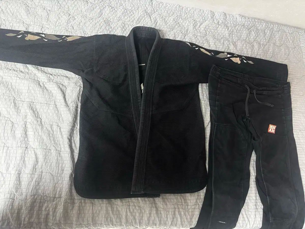 VOLCOM 子供用スノーボードウェアセット Volcom 子供用 スノーボード