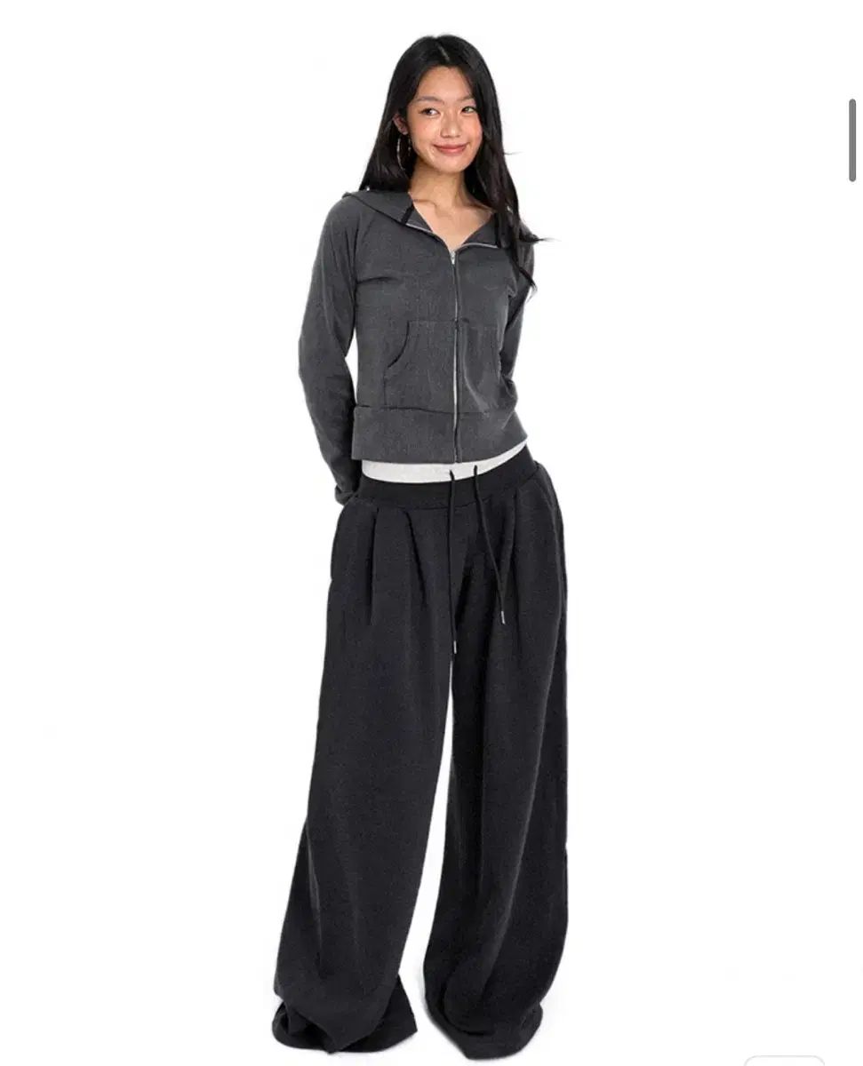 オーウンソ エンディング ピンタック ワイド スウェットパンツ