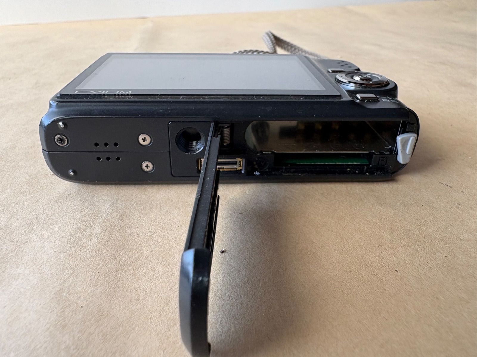 CASIO EXILIM 10.1メガピクセル デジタルカメラ EX-Z1000【動作未確認