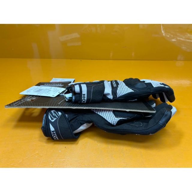 グローブ グレー