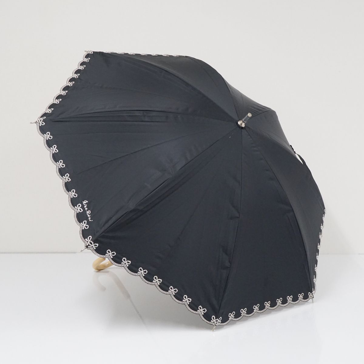 ニナリッチ 日傘 USED品 ​リボン刺繍 ブラック 黒 UV 遮光 晴雨兼用 