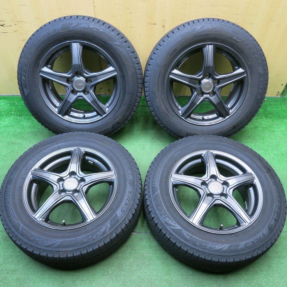 バリ溝 22年 キレイ 9.5分 プリウス 等 195|65R15 スタッドレス ブリヂストン ブリザック VRX3 TOPRUN トップラン 15インチ PCD100|5H 5050309HAス