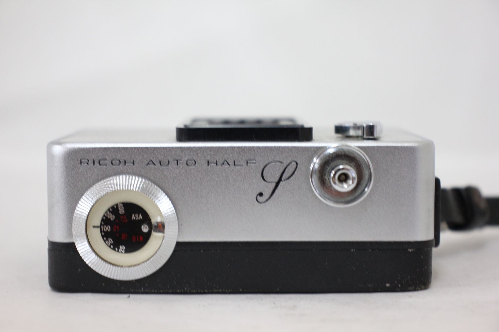 コンパクトカメラ e2646