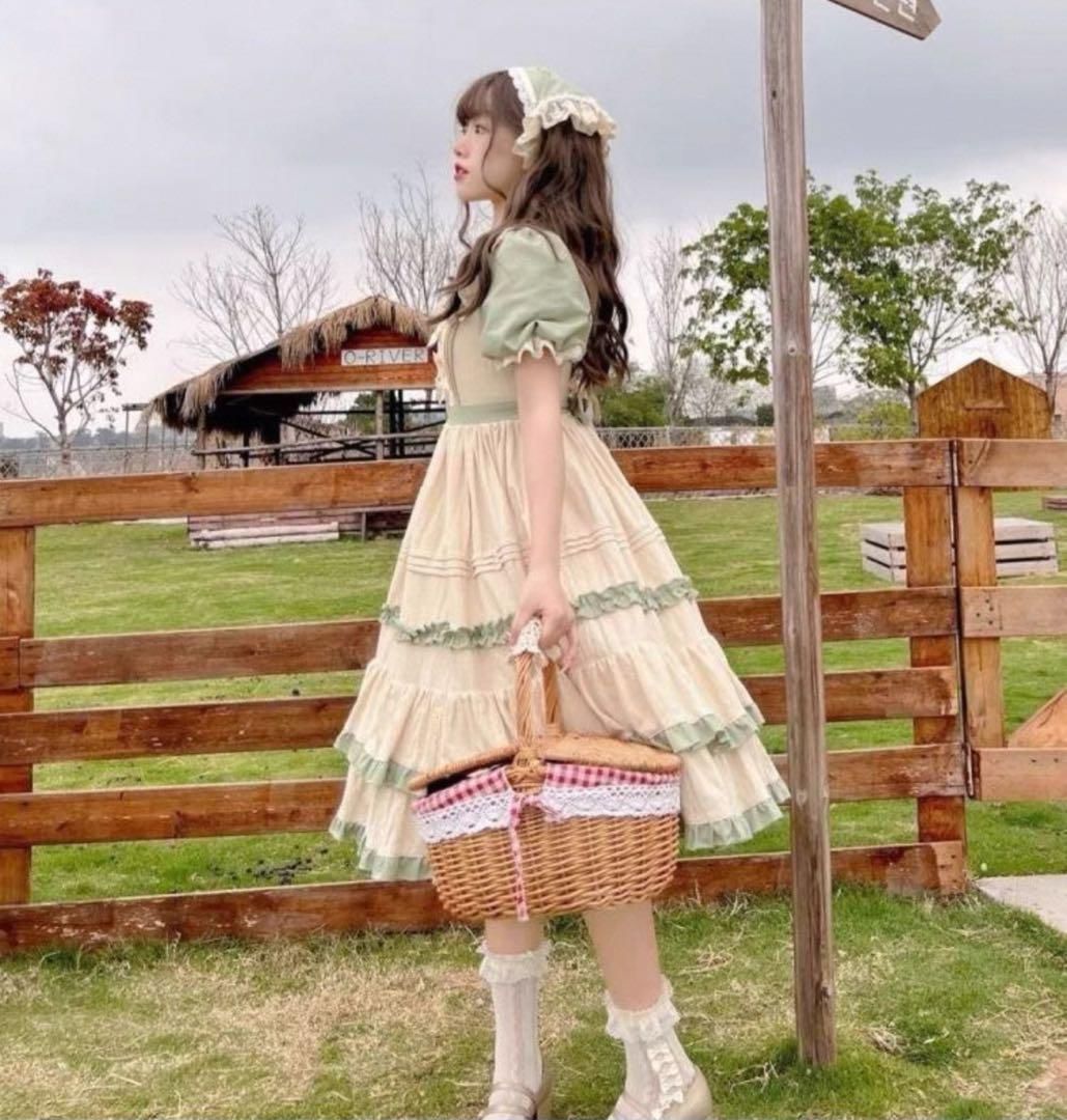 ロリータエプロン付きワンピース★お出かけや女子会、普段着にぴったり！ ロリータエプロン付きワンピース☆お出かけや女子会、普段着に