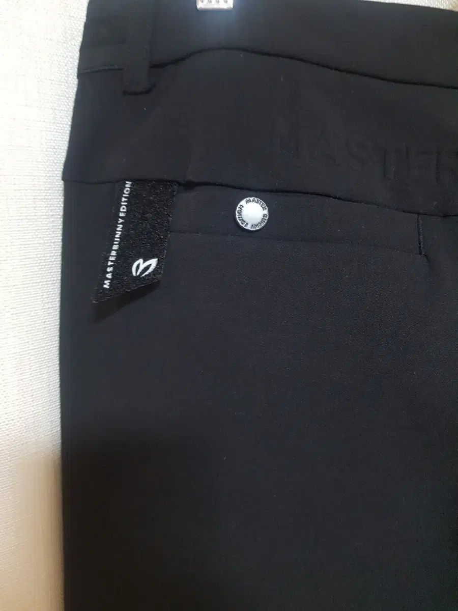 イージーパンツ