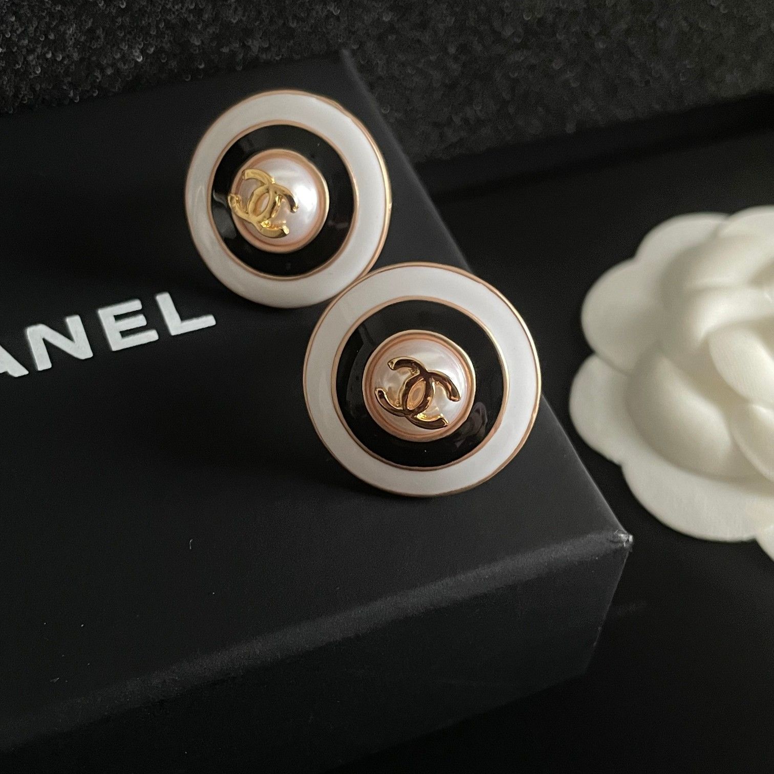 今日特価】Chanel ピアスレス ピアス 送料無料！在庫限定セール