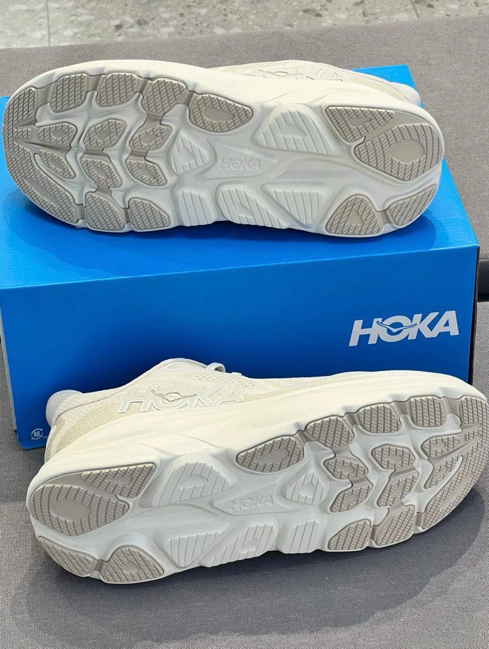 HOKA M