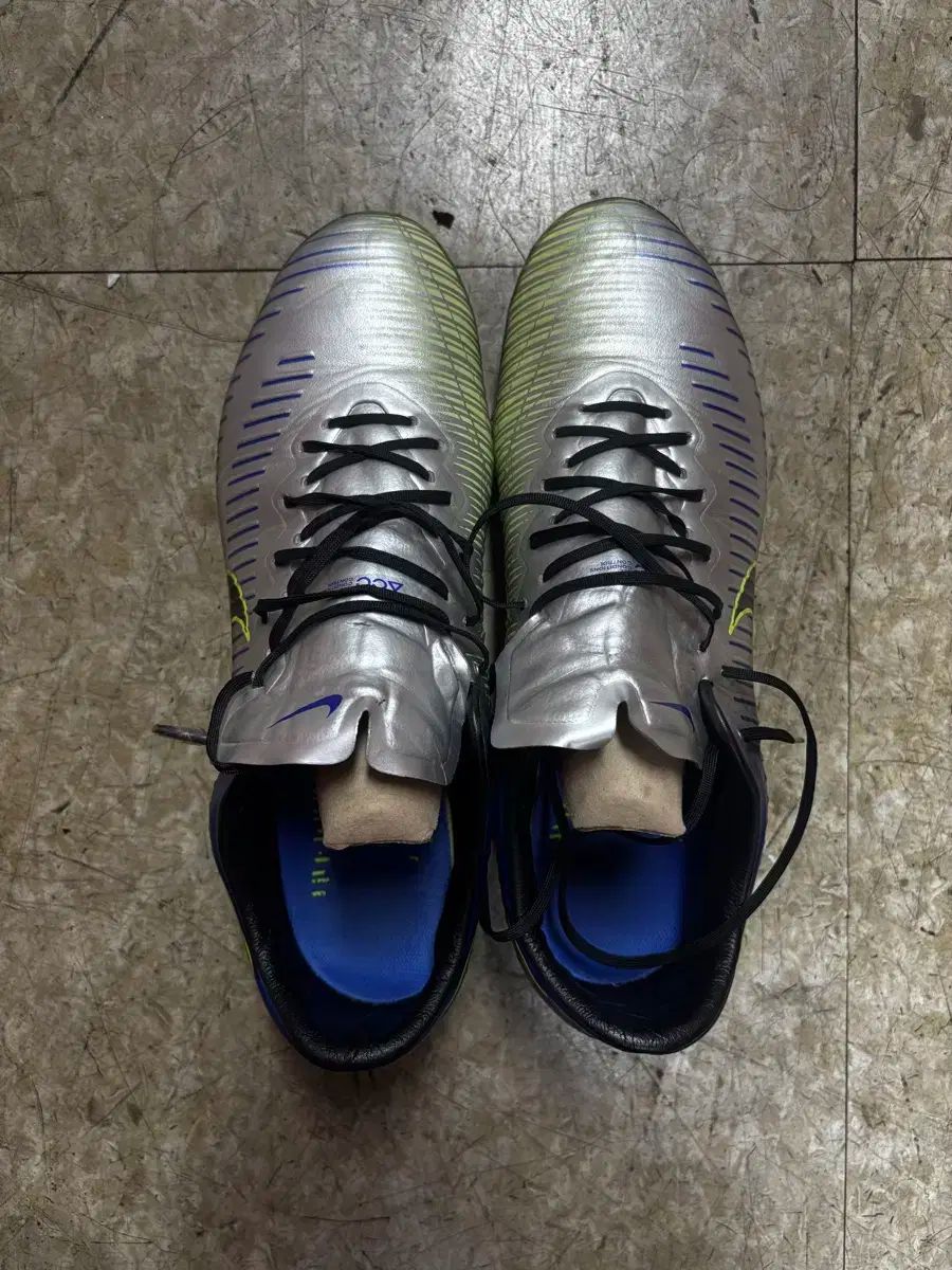 NIKEマーキュリアルヴェイパー11 SG 28CM NIKE - NIKE ナイキ マーキュリアル ヴェイパー 11 SG-PRO 28cm 美品の