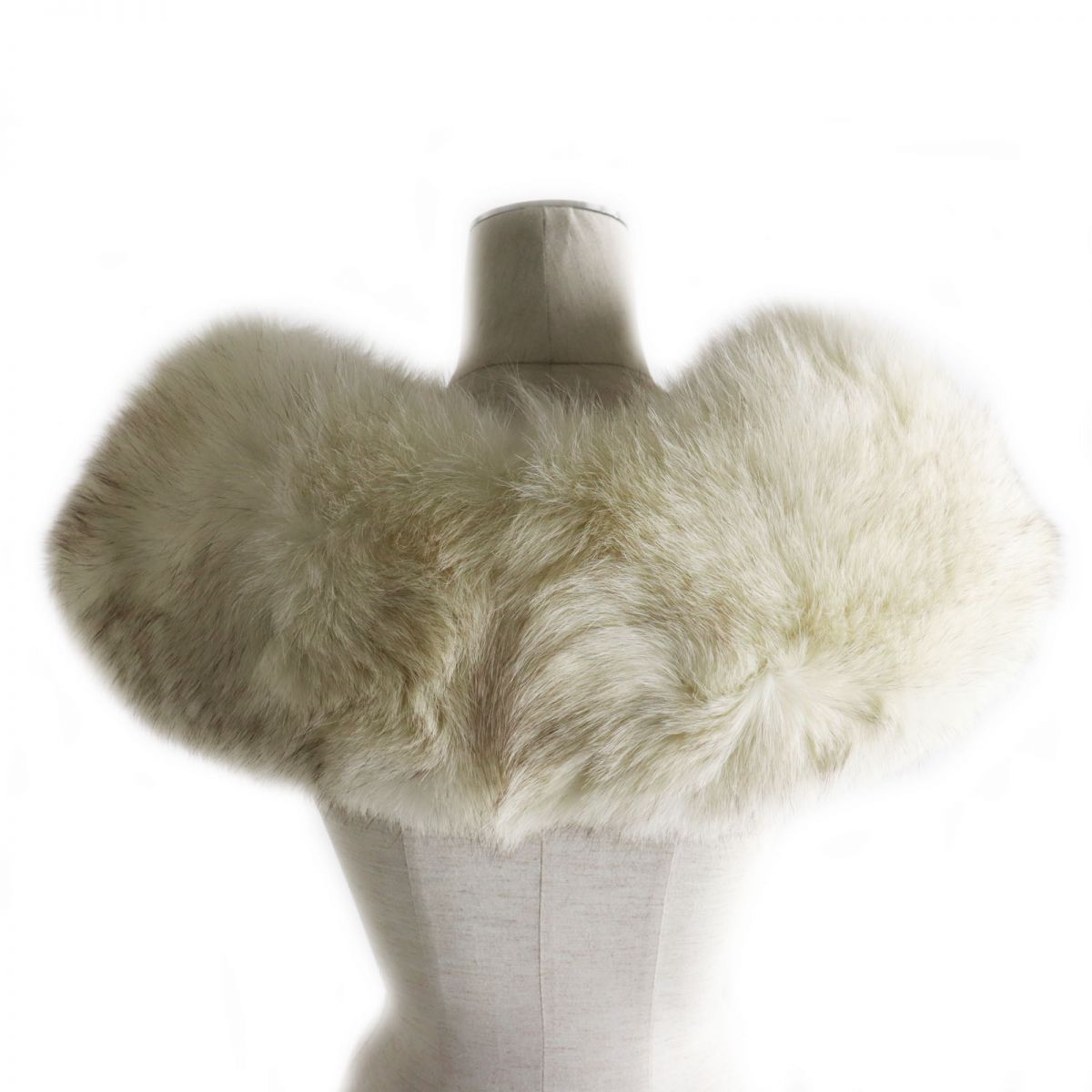 極美品▼SAGA FURS FOX サガフォックス 本毛皮ショール/ストール/ティペット ホワイト 毛質艶やか・柔らか・ボリューム◎ 極美品○SAGA FOX サガフォックス 本毛皮ショール/ストール/ティペット