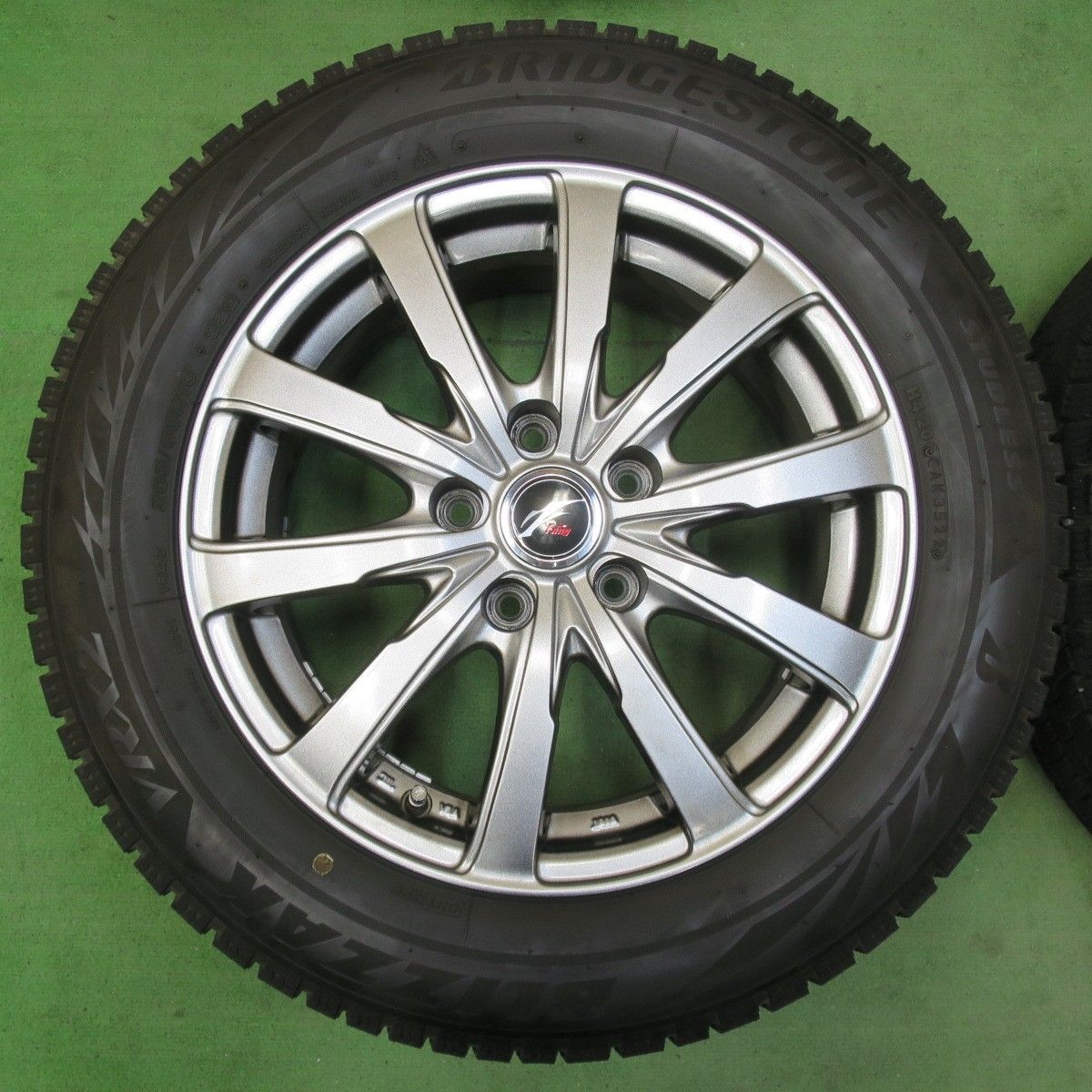 16インチ VRX2 205/60R16 6.5J+39 114.3 バリ溝 サイ/プリウスα 中古