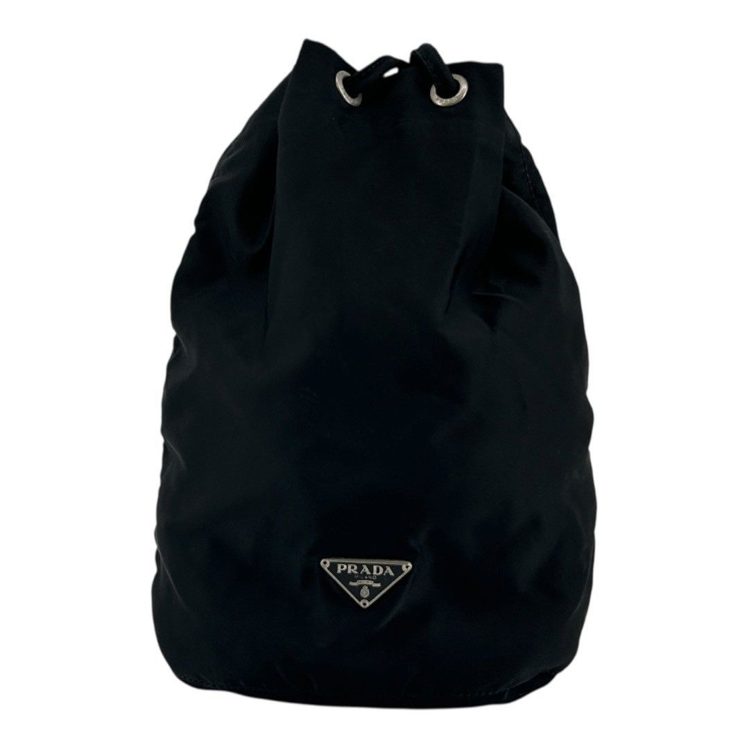 【希少美品✨】 プラダ 巾着ポーチ 外側ファスナー 三角ロゴ ブラック 黒 PRADA ポーチ ナイロン 巾着 三角ロゴ - メルカリ