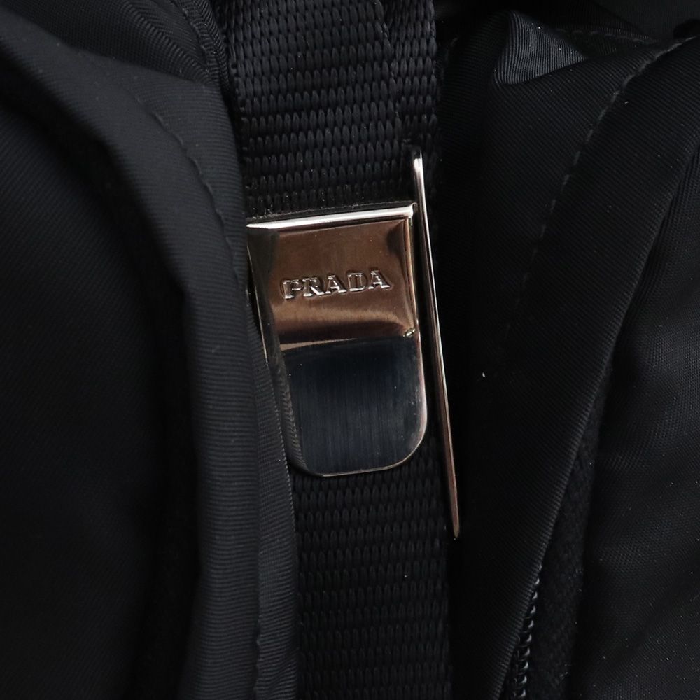 熱い販売 【専用】PRADA リュック ブラック 三角プレート ナイロン