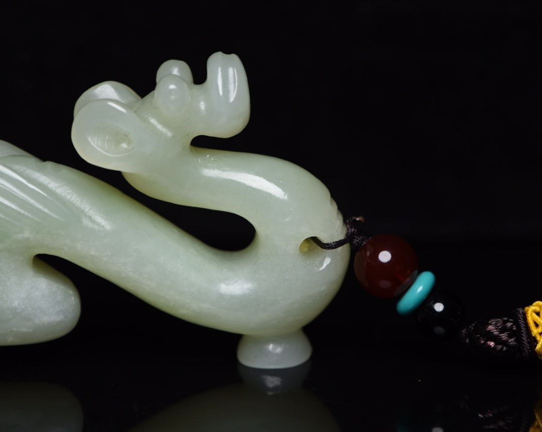 旧家蔵出し古玉 和田玉細密彫 高古件 透空彫 根付 裝身具 置物 賞物 古美術品 旧家蔵出し 和田玉細密彫 極品白玉 高古件 透空彫 神獣 玉豬龍