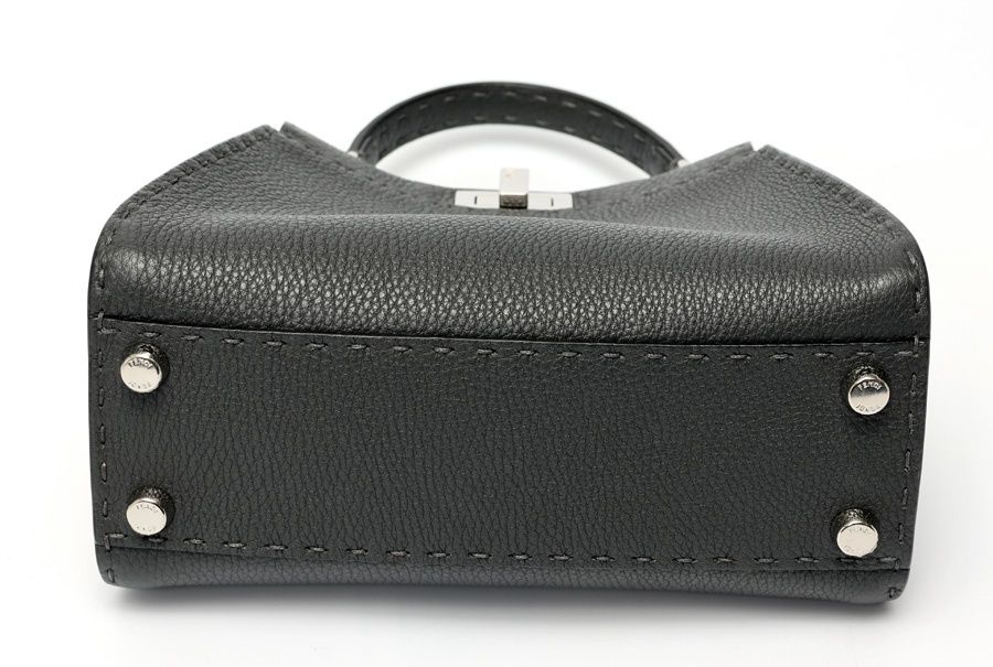 フェンディ / FENDI ピーカブー スモール セレリア 8BN244 Q0J