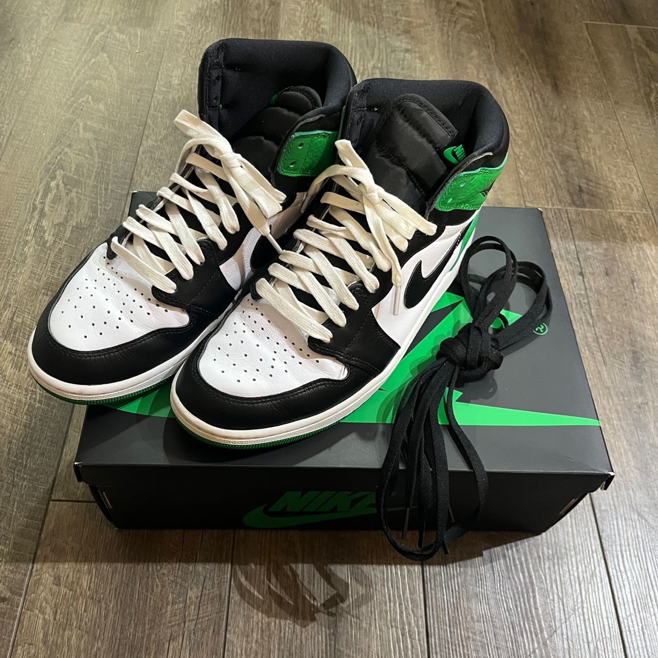 NIKE セルティックス ラッキーグリーン エアジョーダン1ハイカット