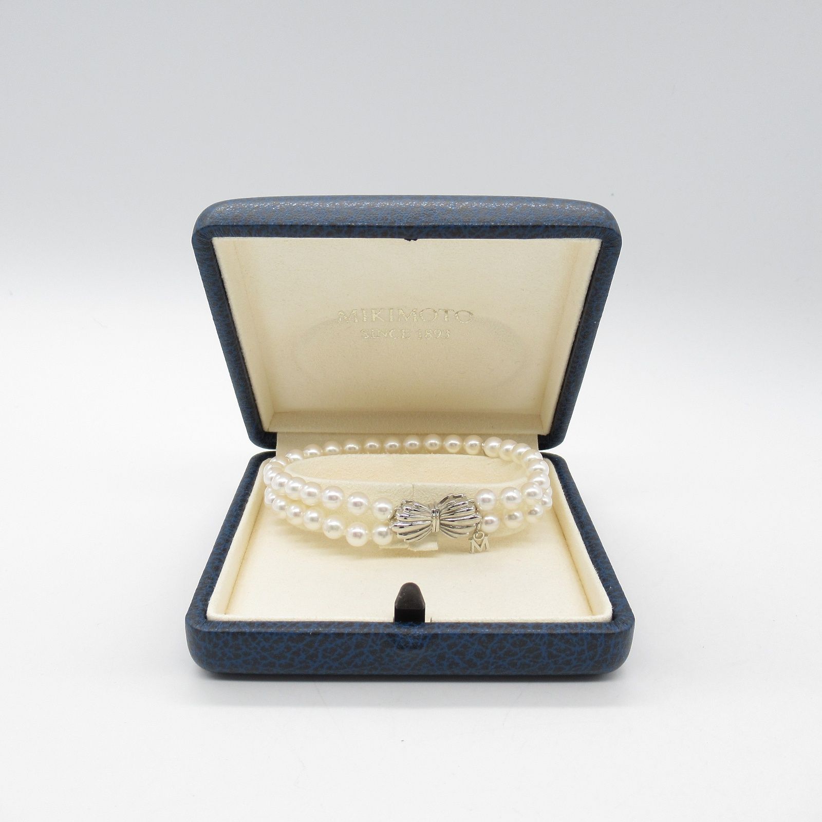 このブレスレットはミキモト（MIKIMOTO）の真珠二重ブレスレットです。 MIKIMOTO ミキモト パール2重ブレスレット ブレスレット - メルカリ