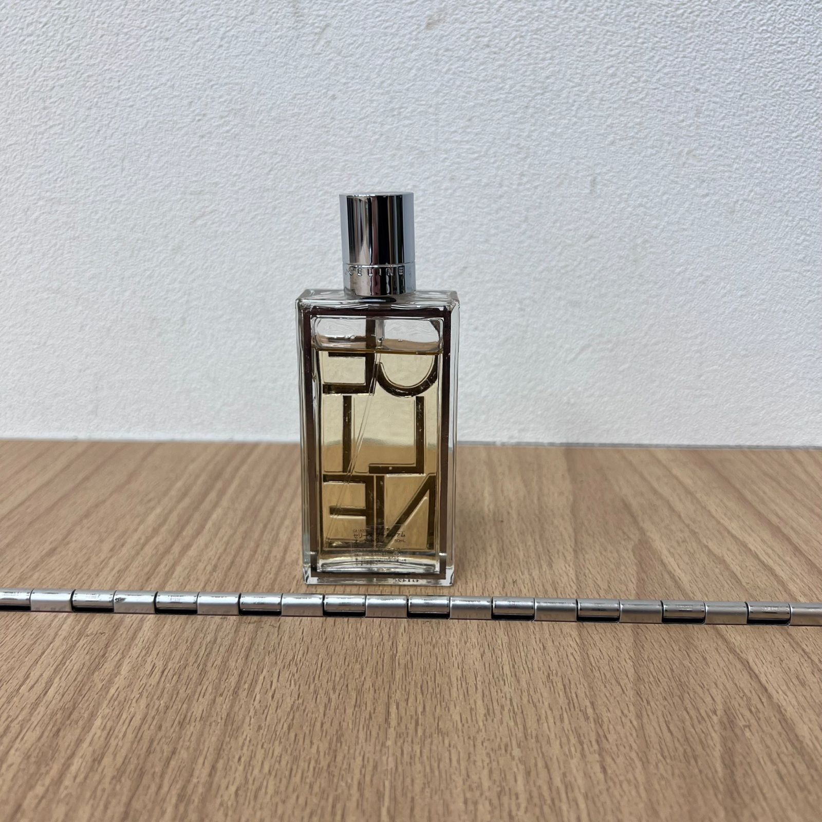 CELINE 香水 男性用 四角形ボトル 限定香水()】ブラック・タイ オードパルファム｜CELINEの口コミ