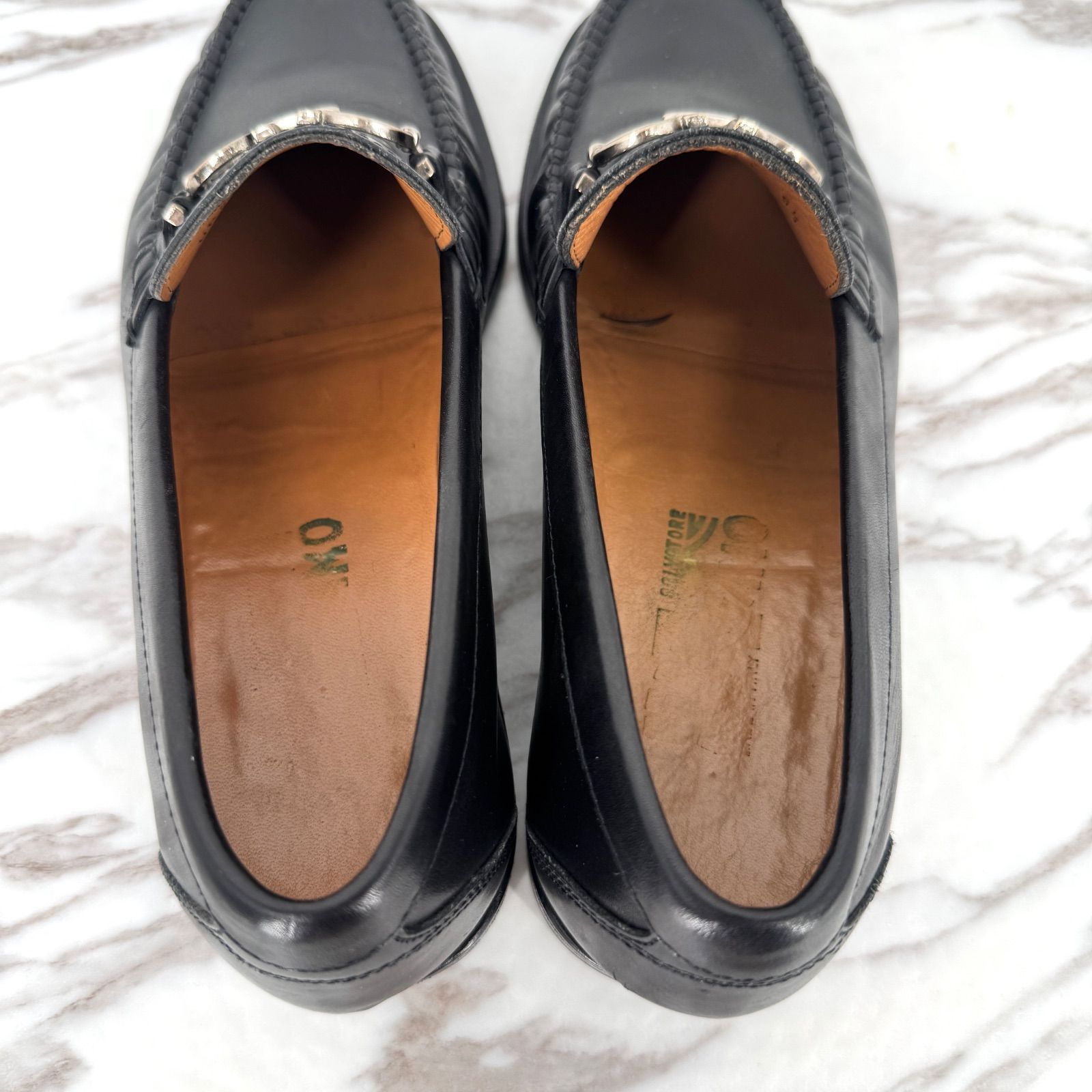 本革 SALVATORE FERRAGAMO ローファー UR32372EE 6.5 ブラック