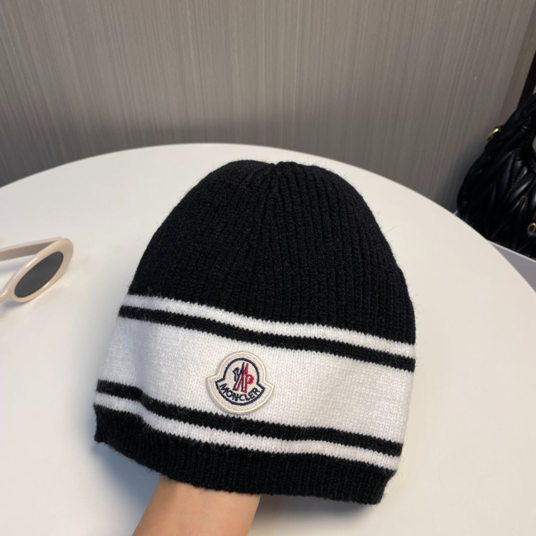 実物写真 Moncler モンクレール　ビーニー　ニット帽 ブラック