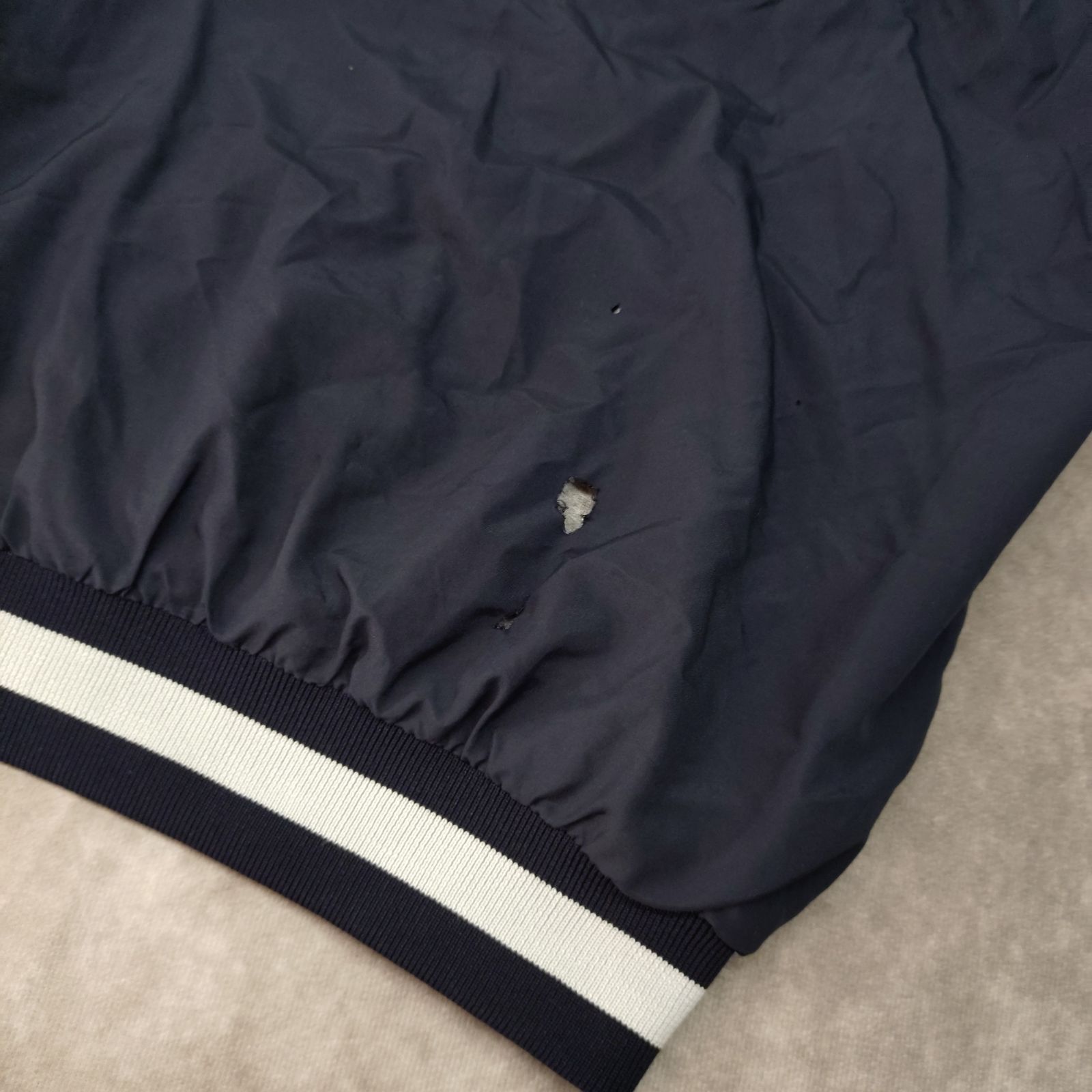 プルオーバー Vネック