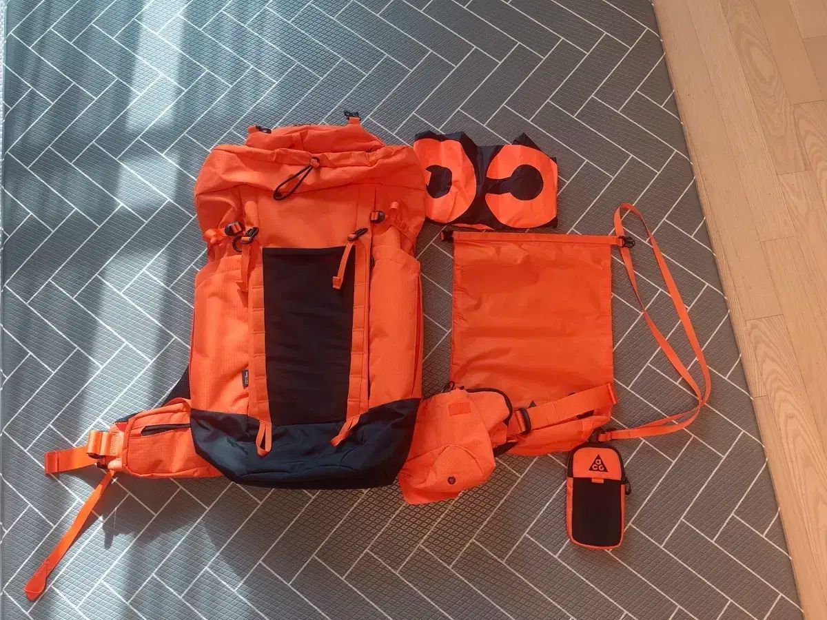 NIKE ACG オレンジ 36L バックパック