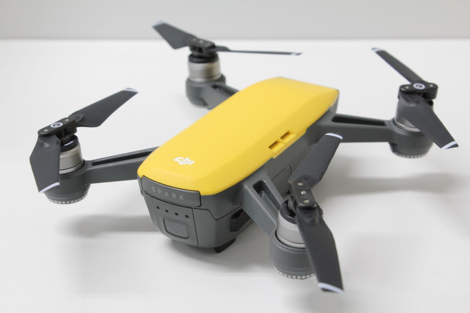ホビーラジコン DJI SPARK 現状品】DJI/Spark/Fly More コンボ/ドローン ④ - メルカリ