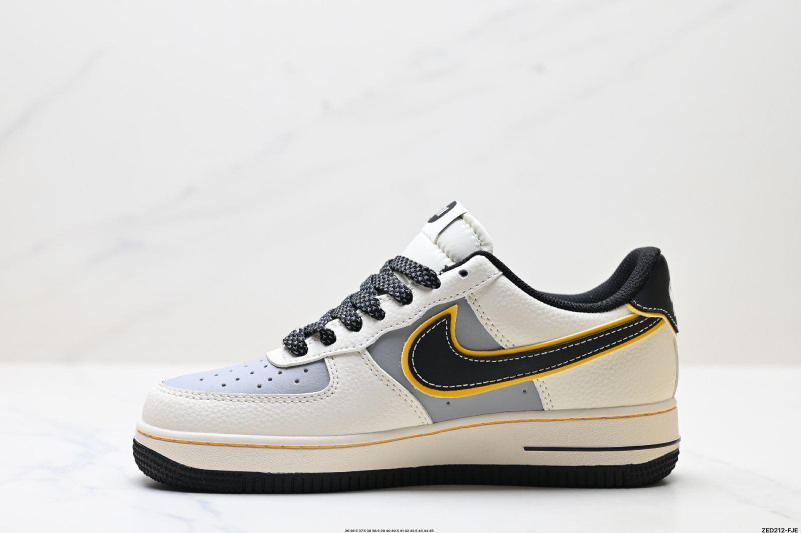 ナイキエアフォースワンローカット新品未使用 未使用】NIKE ナイキ レザー AIR FORCE エアフォース 1 07