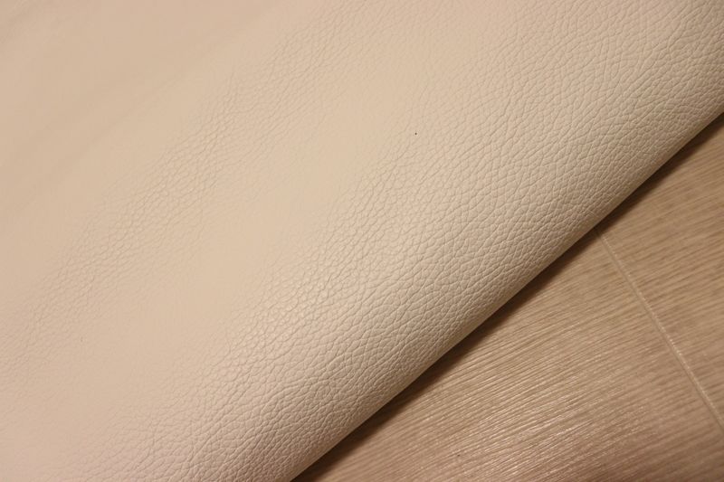 オフホワイト 239ds クロム革 牛革 イタリア レザー シボ型押し はぎれ 一枚革 レザークラフト 革 皮 本革 diy 生地 材料