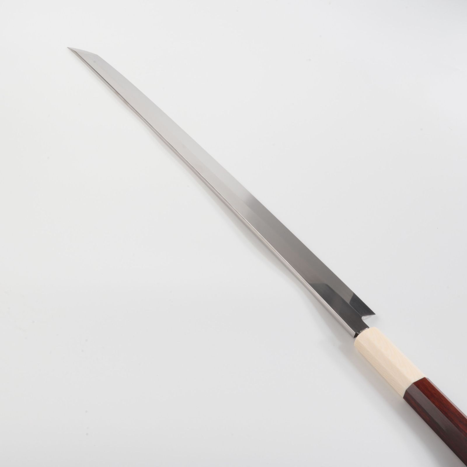 マグロ包丁 刃渡700mm 本刃付け ヘアライン仕上げ 八角柄 花梨鞘