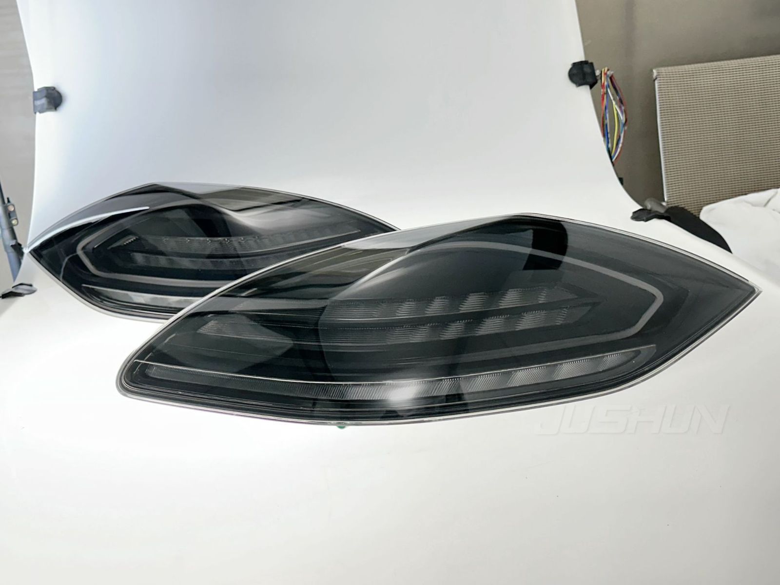 LED流水ターンシグナル付きテールランプ スキャンレッド