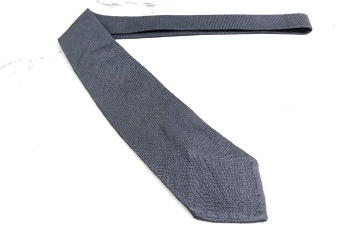 フランコスパダ ソリッドタイ 無地ネクタイ グレー系 美品 フランコスパダ ソリッドタイ 無地ネクタイ グレー系 美品