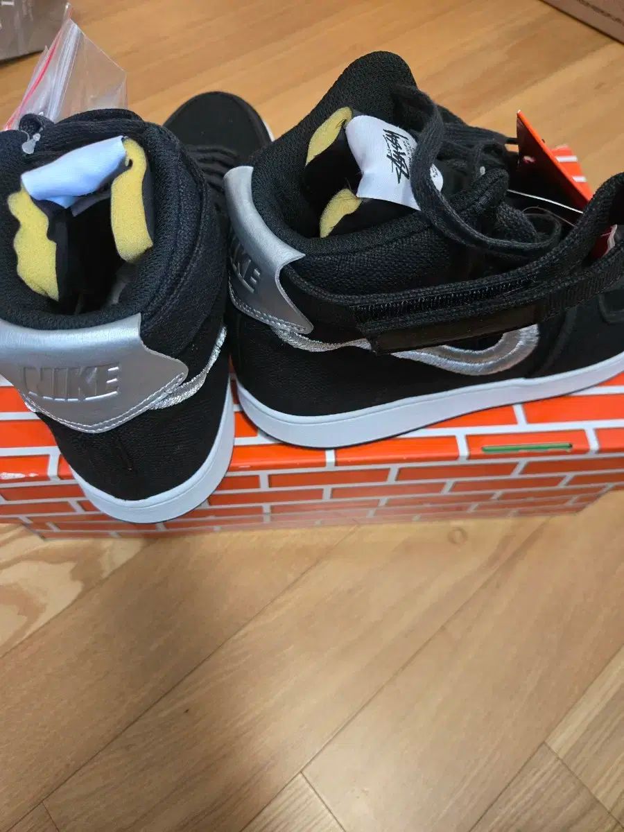 ステューシー