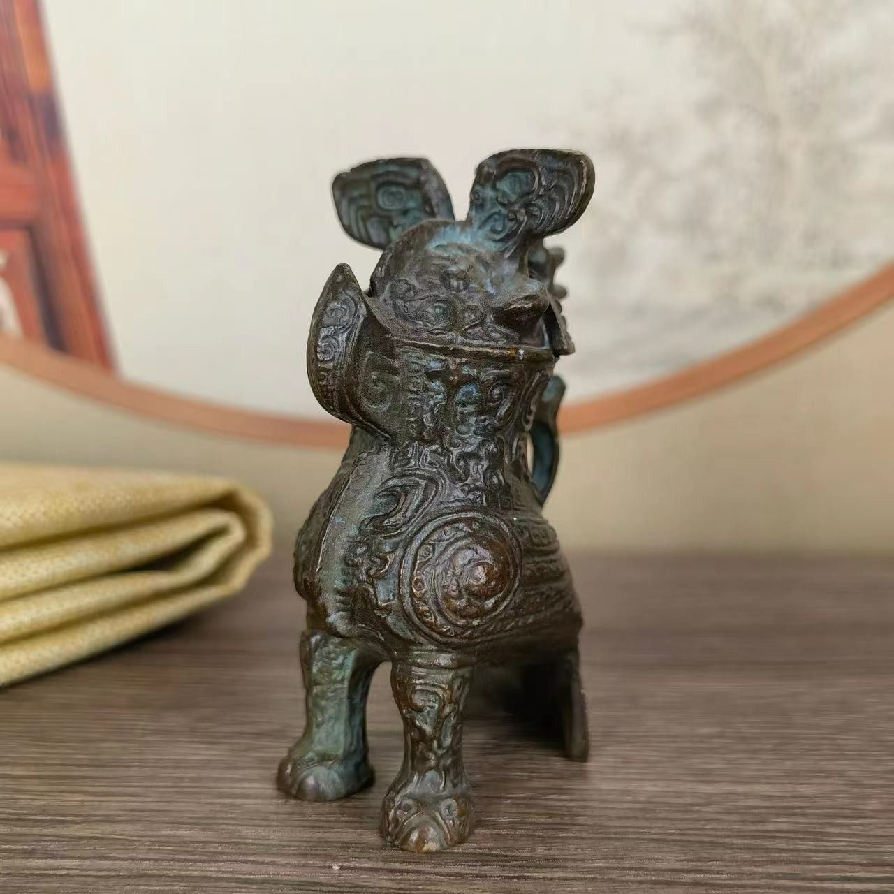 石　レッドジャスパー　ミミズク　縁起物　魔除け　幸運　オブジェ　置物 石レッドジャスパーミミズク縁起物魔除け幸運オブジェ置物