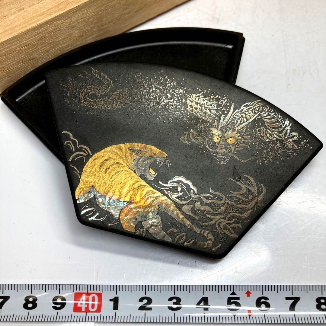 上金象嵌 龍虎の図香合 重さ256g 10.5㎝ 本Y5-0306 トトヒ