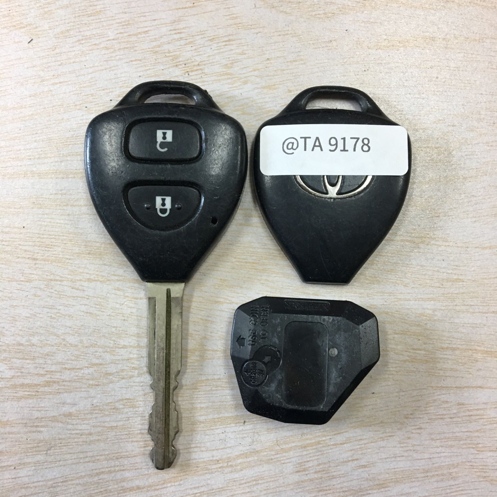 2ボタン トヨタ 純正 キーレス リモコン 鍵 2ボタン 26020 動作確認済