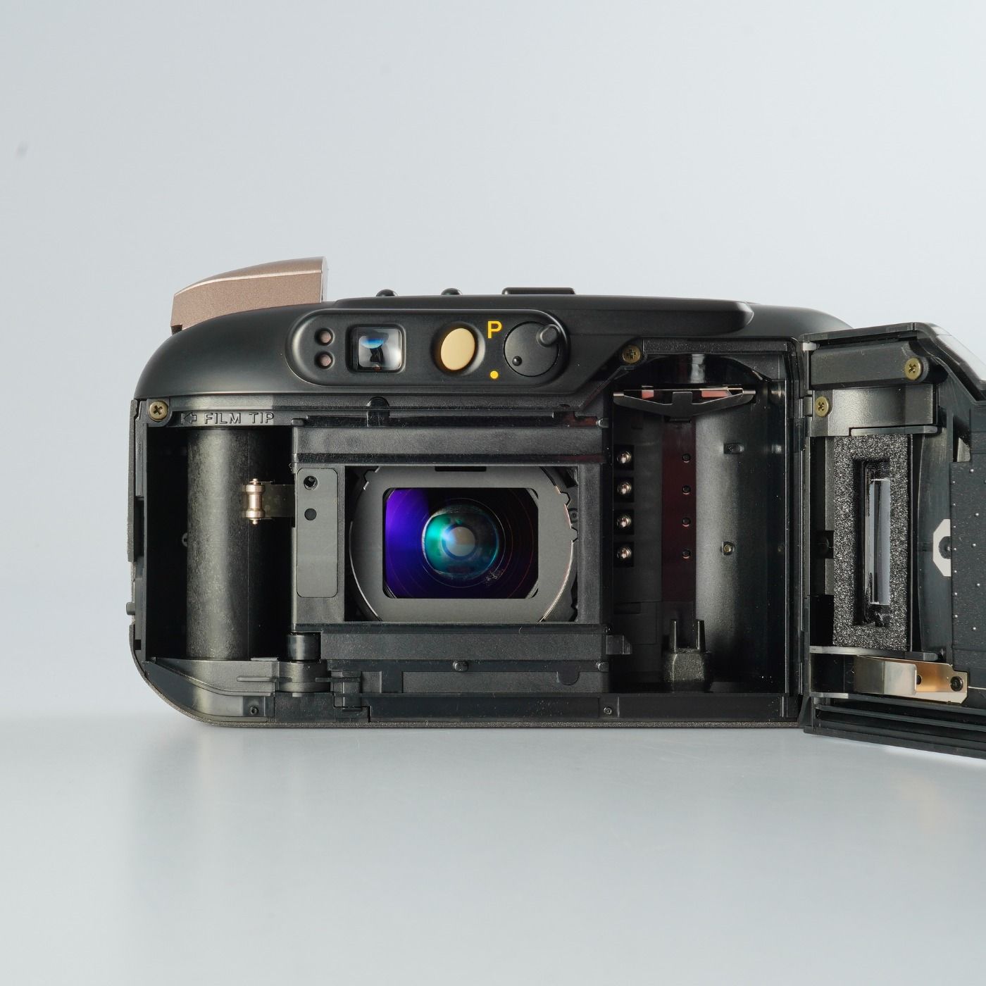 コンパクトフィルムカメラ